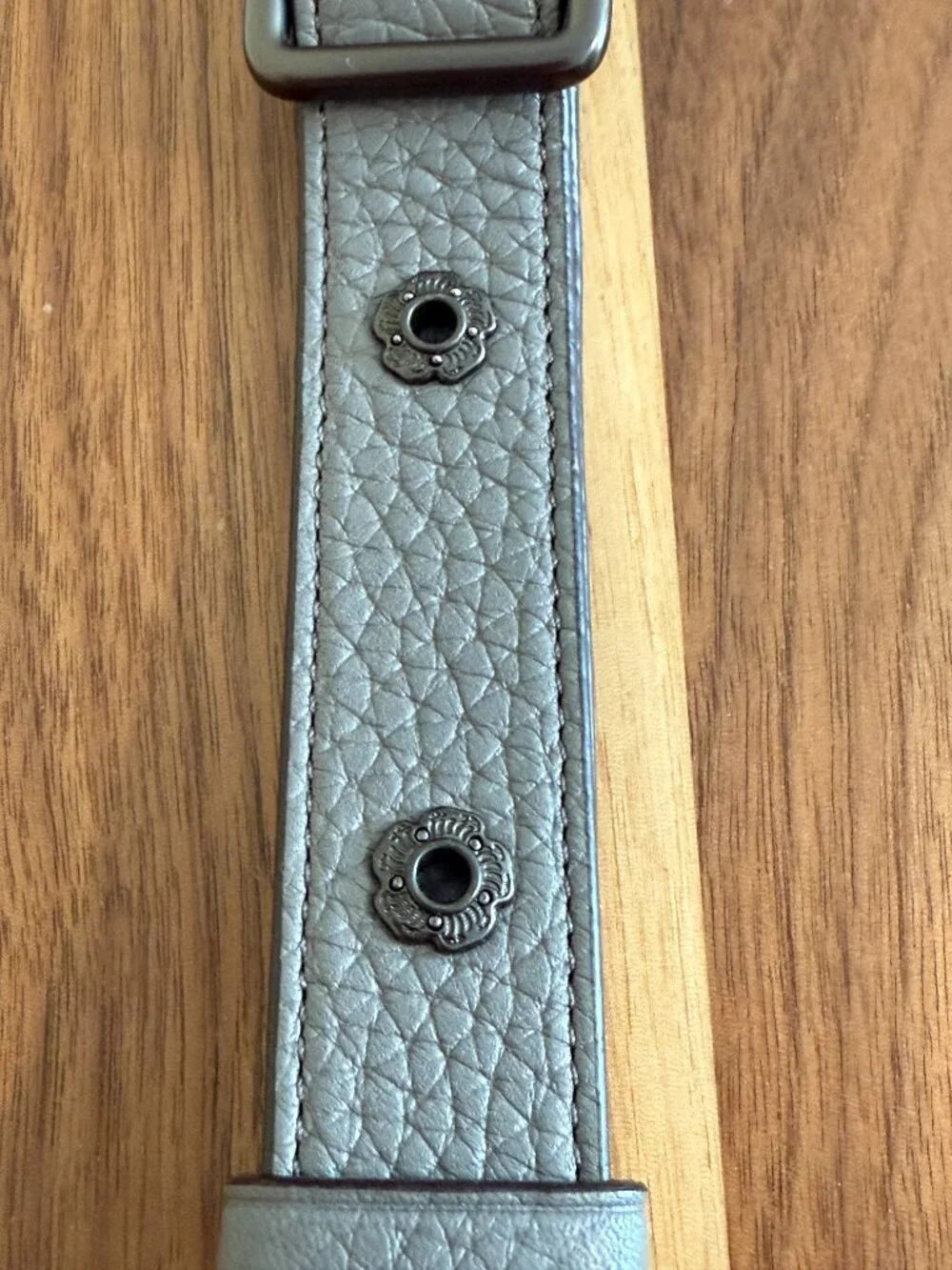 COACH adjustable pebble Leather Strap EUC tea rose detail